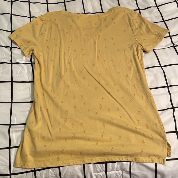 Women’s v-neck t-shirt size small - Picture 2 of 3